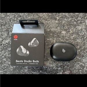 BEATS STUDIO BUDS